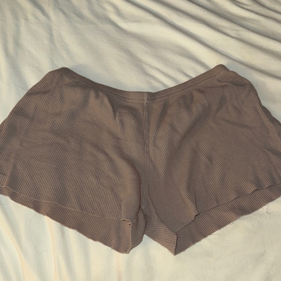 BRANDY MELVILLE shorts - Picture 1 of 3